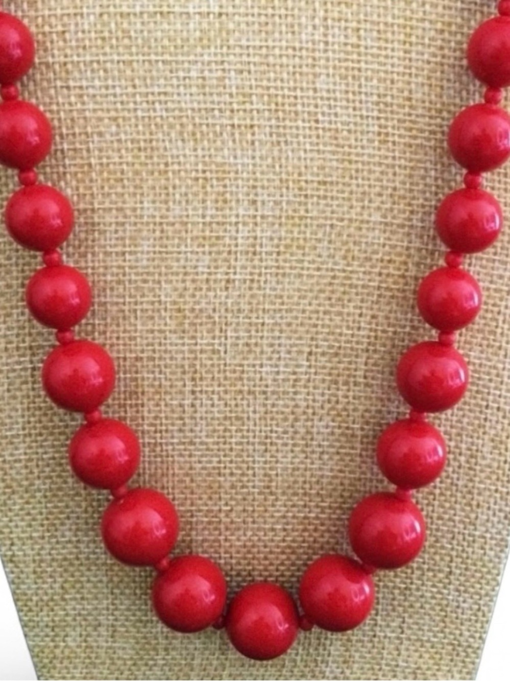 Vintage Graduated Red Lucite Beaded Necklace w/ Gold-Tone Clasp - 30" Long - Picture 5 of 10